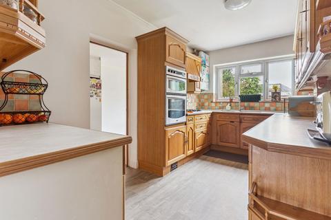 4 bedroom semi-detached house for sale, Holmdene Avenue, North Harrow HA2