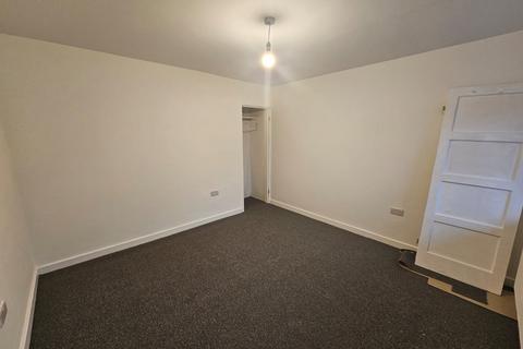1 bedroom ground floor flat to rent, Glasgow Road, Jarrow NE32