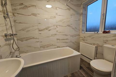 1 bedroom ground floor flat to rent, Glasgow Road, Jarrow NE32