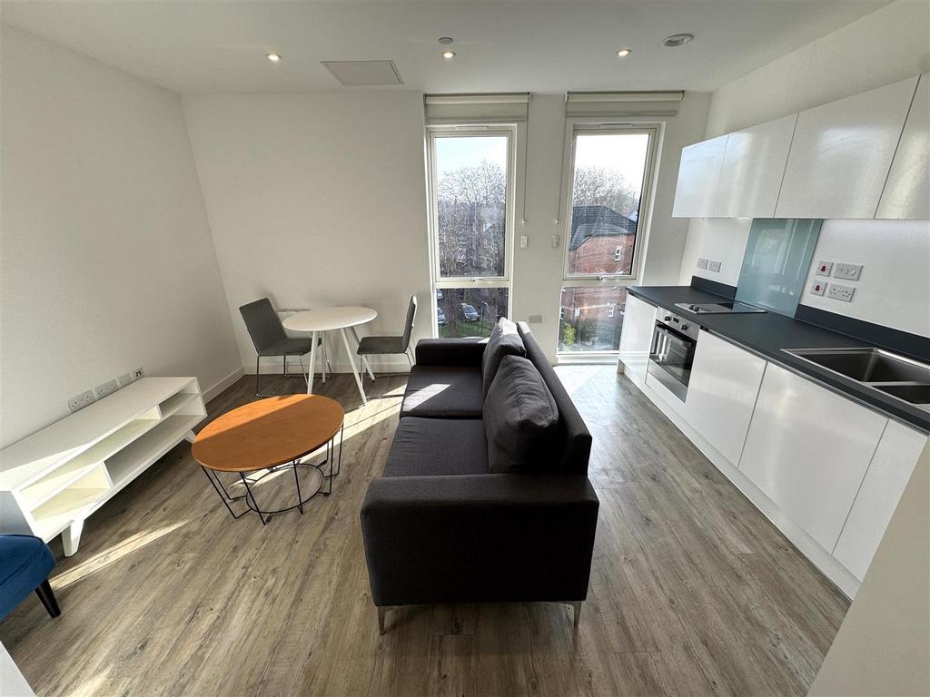 Living Area pic 9.jpeg