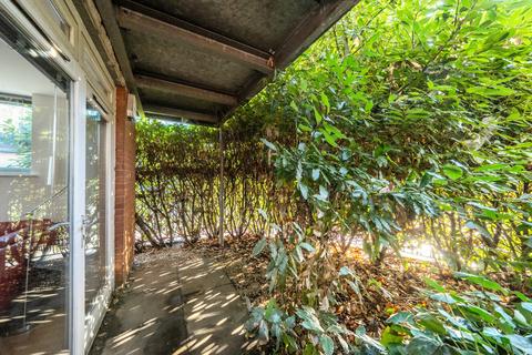 2 bedroom flat for sale, Hunt Close, Holland Park, London, W11