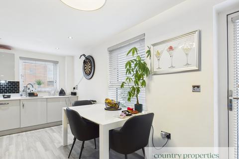 2 bedroom flat for sale, Bridge Road East, Welwyn Garden City, AL7