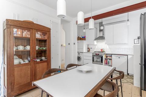 2 bedroom flat for sale, Chapter Road, Willesden Green, London, NW2