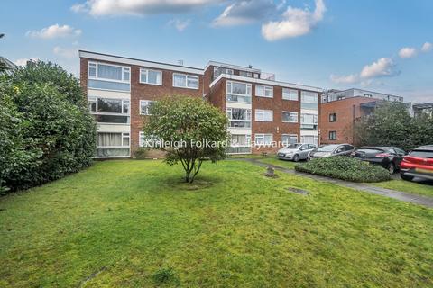 3 bedroom flat to rent, Foxgrove Road, Beckenham, BR3