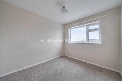 3 bedroom flat to rent, Foxgrove Road, Beckenham, BR3