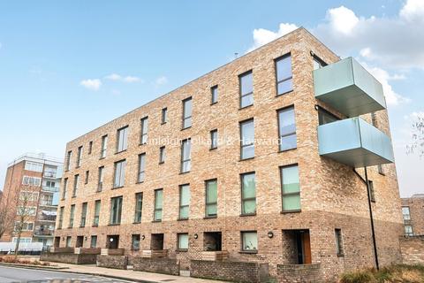 2 bedroom flat to rent, East Street, London, SE17