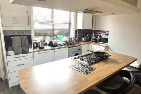 1 bedroom in a house share to rent, Morley, Leeds LS27