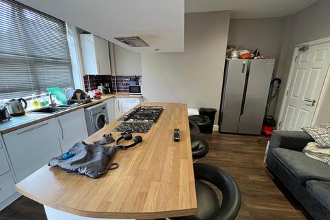 1 bedroom in a house share to rent, Morley, Leeds LS27