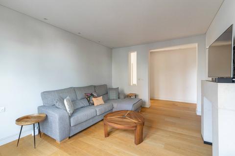 3 bedroom flat to rent, Ashburnham Road, Chelsea, London, SW10
