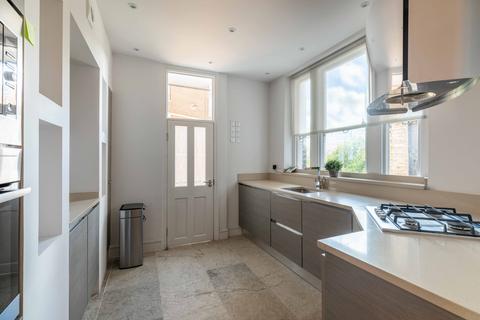 3 bedroom flat to rent, Ashburnham Road, Chelsea, London, SW10