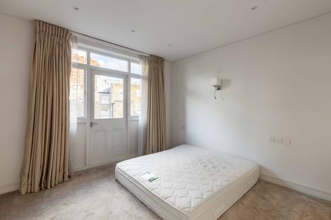 3 bedroom flat to rent, Ashburnham Road, Chelsea, London, SW10