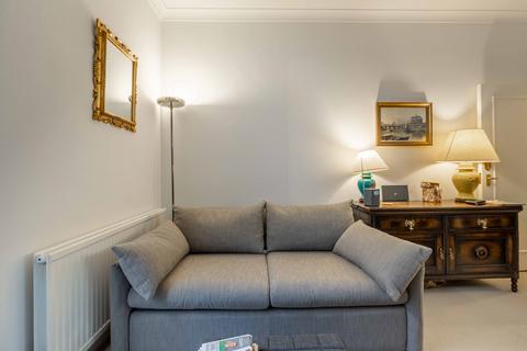 Studio to rent, Cranley Gardens, South Kensington, London, SW7