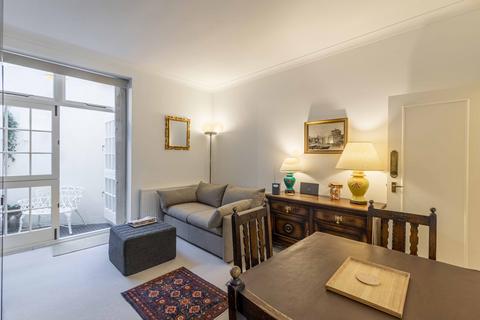 Studio to rent, Cranley Gardens, South Kensington, London, SW7