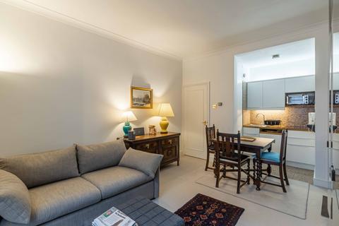 Studio to rent, Cranley Gardens, South Kensington, London, SW7