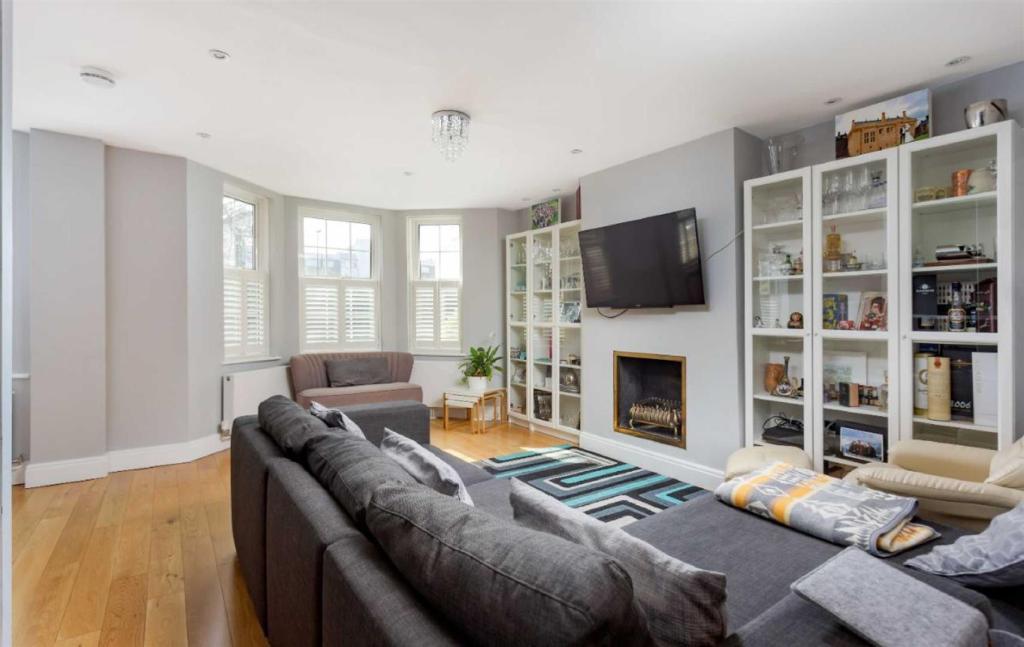 Manor-court-aylmer-road-london-n2
