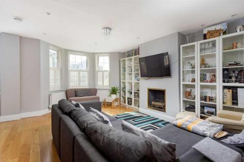 3 bedroom flat to rent, Aylmer Road Hampstead Garden Suburb N2