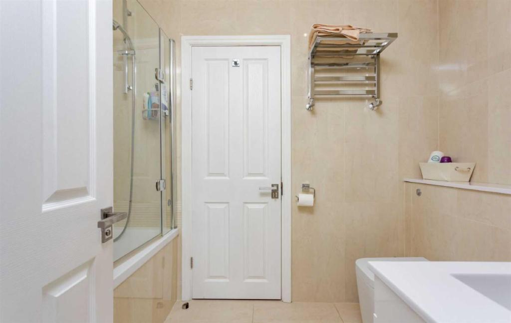 Manor-court-aylmer-road-london-n2