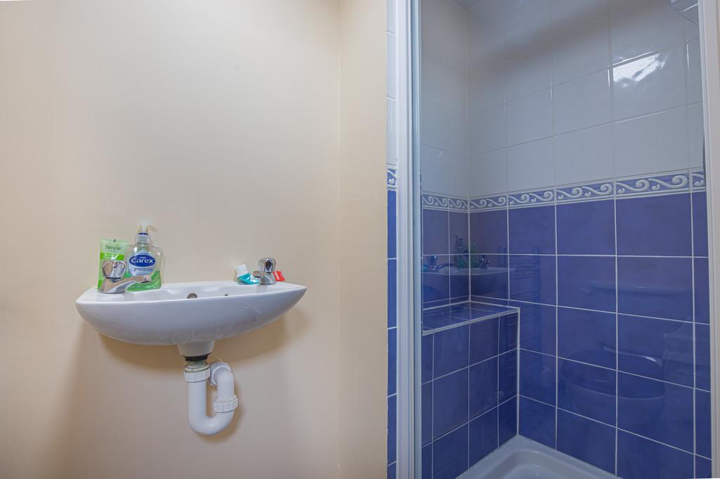 Master Ensuite Angle1
