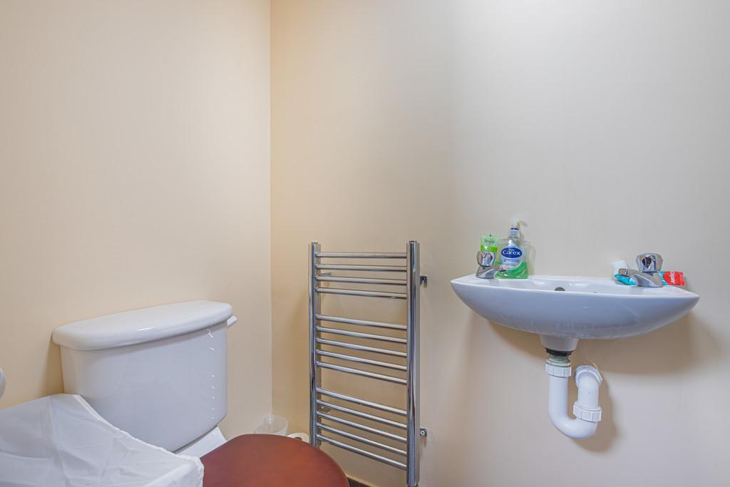 Master Ensuite Angle2