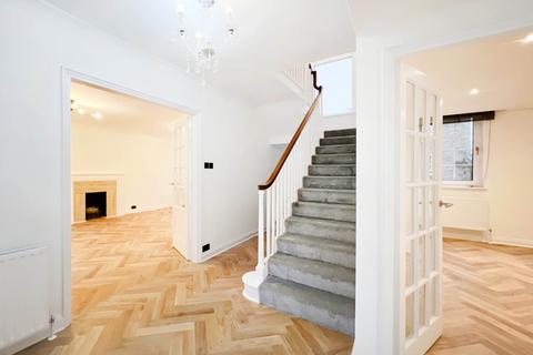 4 bedroom house to rent, The Moat, New Malden