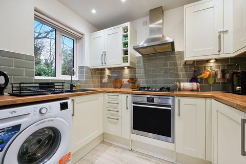 2 bedroom end of terrace house for sale, Crowhurst Mead, Godstone RH9