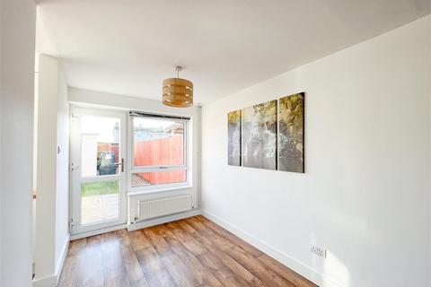 undefined, Larkspur Close, Red Lodge