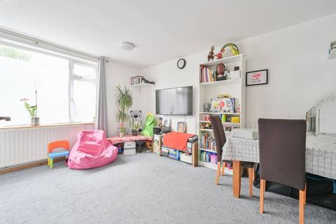 undefined, Moat Close, Bushey, WD23