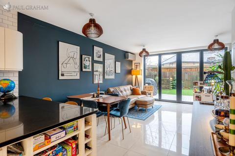 4 bedroom townhouse for sale, North Street, Carshalton