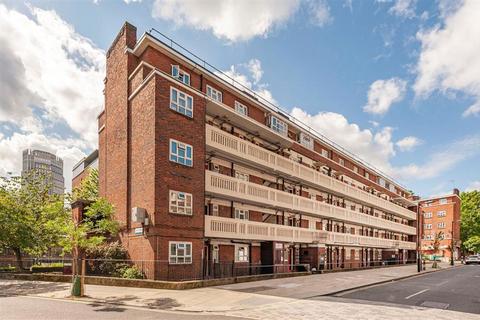 4 bedroom flat for sale, Gray Street, London SE1