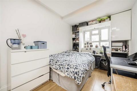 4 bedroom flat for sale, Gray Street, London SE1