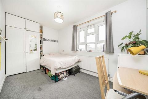 4 bedroom flat for sale, Gray Street, London SE1