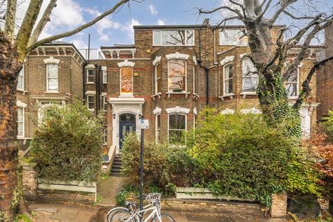 2 bedroom flat for sale, Hillmarton Road, London N7