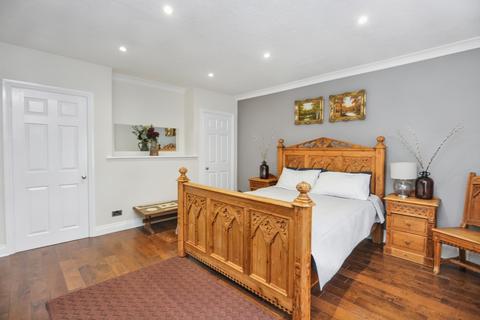 3 bedroom apartment to rent, High Street, Southampton SO32