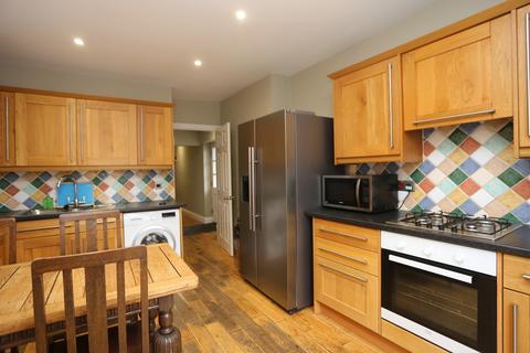 3 bedroom apartment to rent, High Street, Southampton SO32