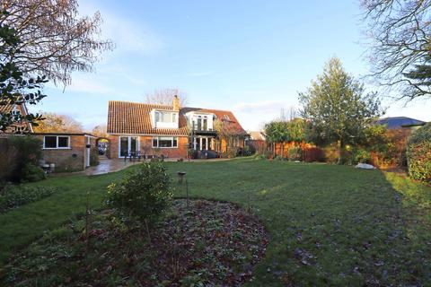 4 bedroom detached house for sale, Rose Acre, Holton St. Mary