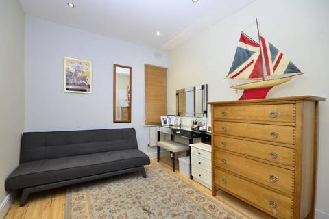 2 bedroom flat to rent, Frognal, Hampstead, London, NW3