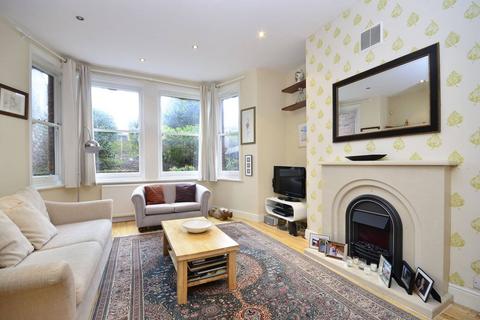2 bedroom flat to rent, Frognal, Hampstead, London, NW3
