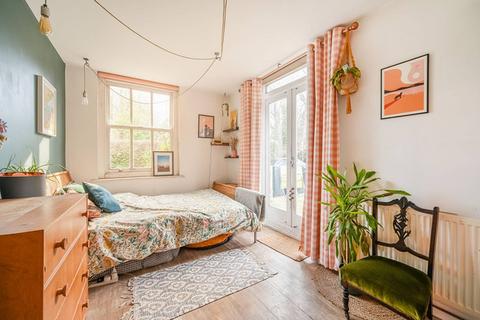 2 bedroom flat for sale, Orford Road, Walthamstow Village, London, E17