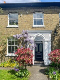 2 bedroom flat for sale, Orford Road, Walthamstow Village, London, E17