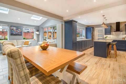 4 bedroom detached house for sale, Tudor Close, Lichfield.