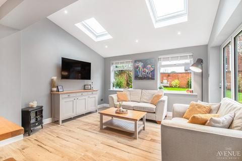 4 bedroom detached house for sale, Tudor Close, Lichfield.