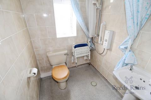 2 bedroom end of terrace house for sale, Pawson Street, Wakefield WF3