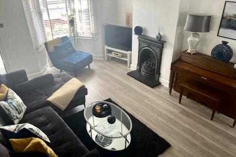 2 bedroom terraced house to rent, Brunswick Park Road, London N11