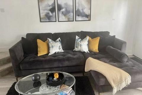 2 bedroom terraced house to rent, Brunswick Park Road, London N11