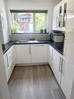 2 bedroom terraced house to rent, Brunswick Park Road, London N11