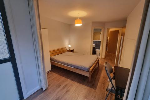 2 bedroom apartment to rent, Southside, Birmingham B5