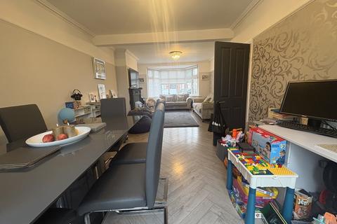 3 bedroom semi-detached house for sale, Hill Crest, Potters Bar EN6