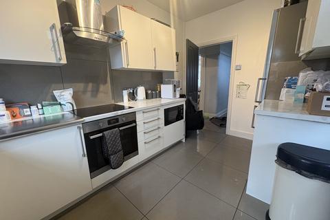 3 bedroom semi-detached house for sale, Hill Crest, Potters Bar EN6