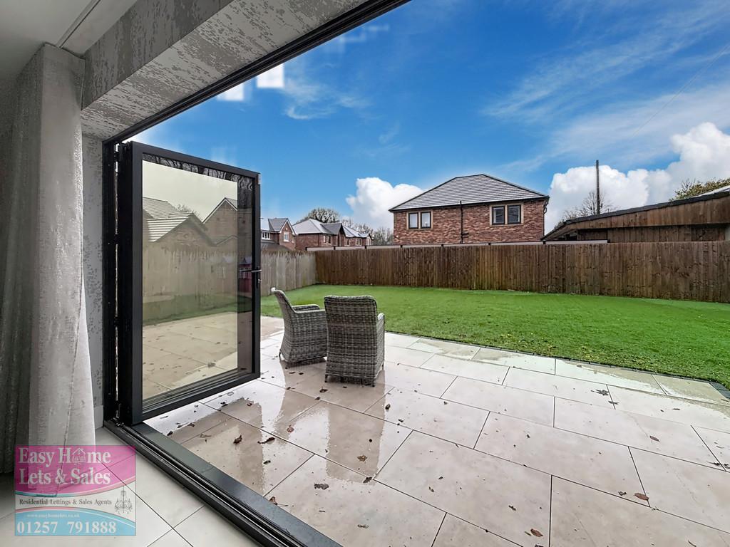 Bifold Doors/Garden