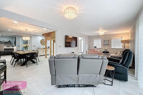 4 bedroom detached house for sale, Armetriding Reaches, Euxton